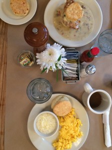 brunch at hominy grill