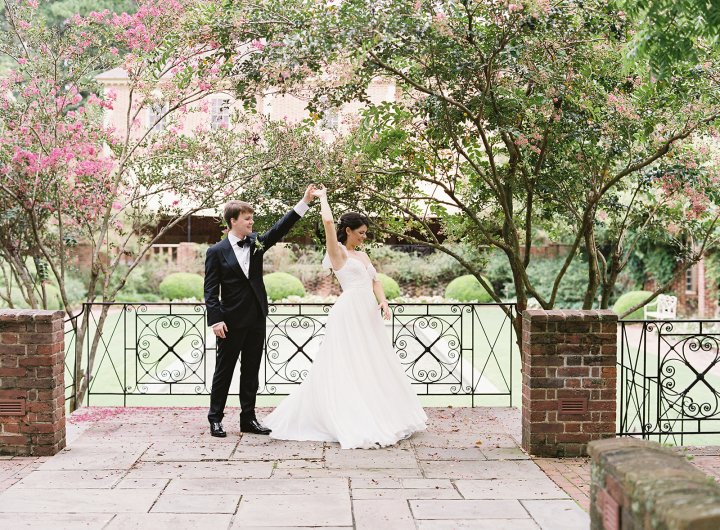 Fountain garden wedding photo